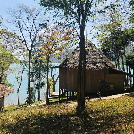 Sunwaree Phi Phi Resort Exterior photo