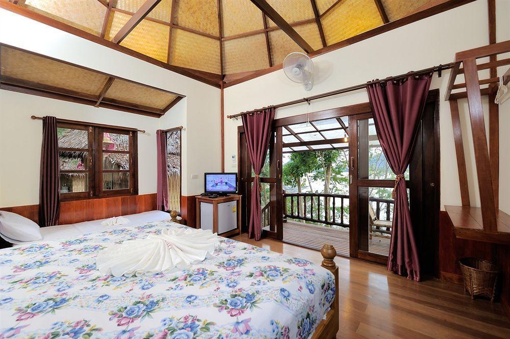 Sunwaree Phi Phi Resort Exterior photo
