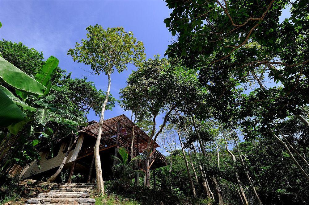 Sunwaree Phi Phi Resort Exterior photo