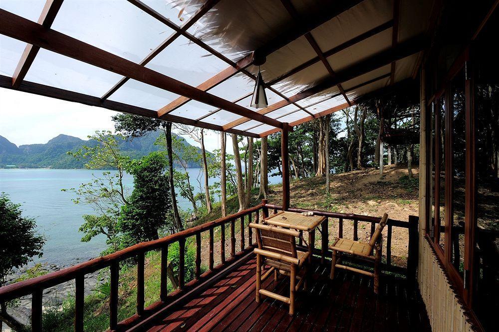 Sunwaree Phi Phi Resort Exterior photo