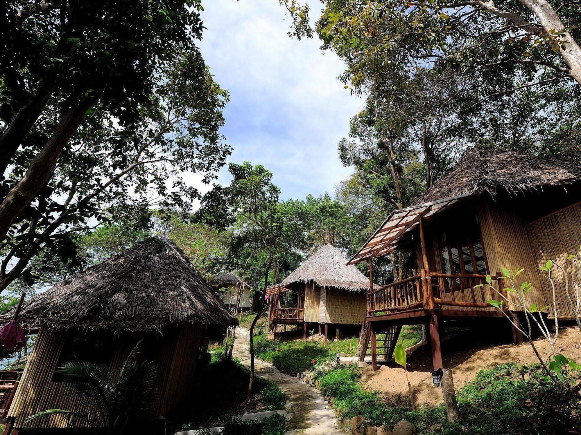 Sunwaree Phi Phi Resort Exterior photo