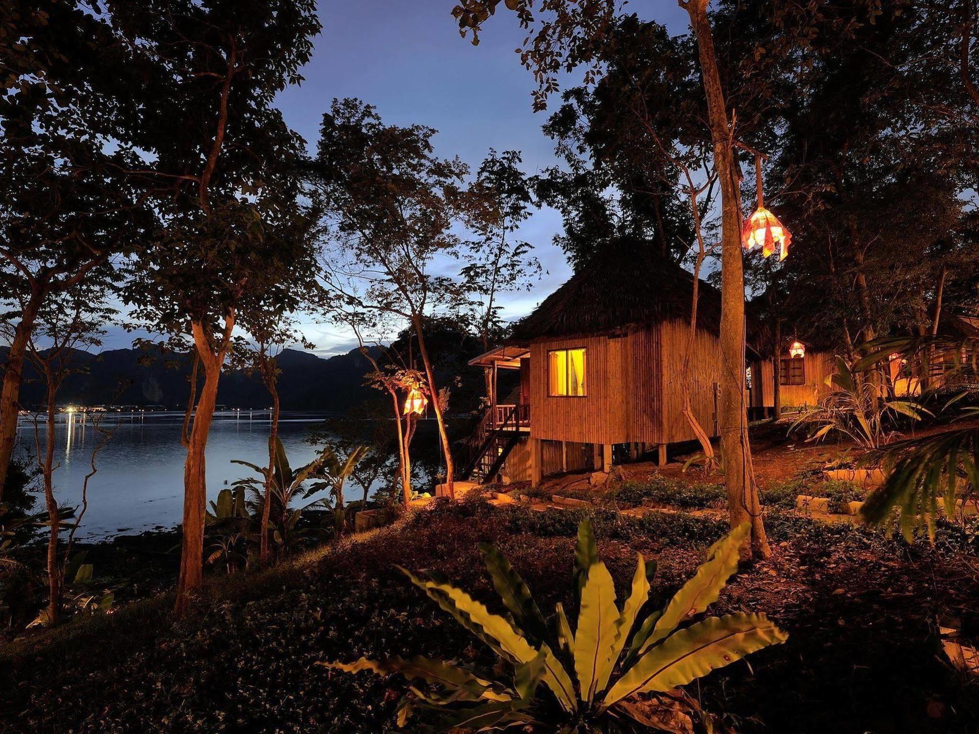 Sunwaree Phi Phi Resort Exterior photo