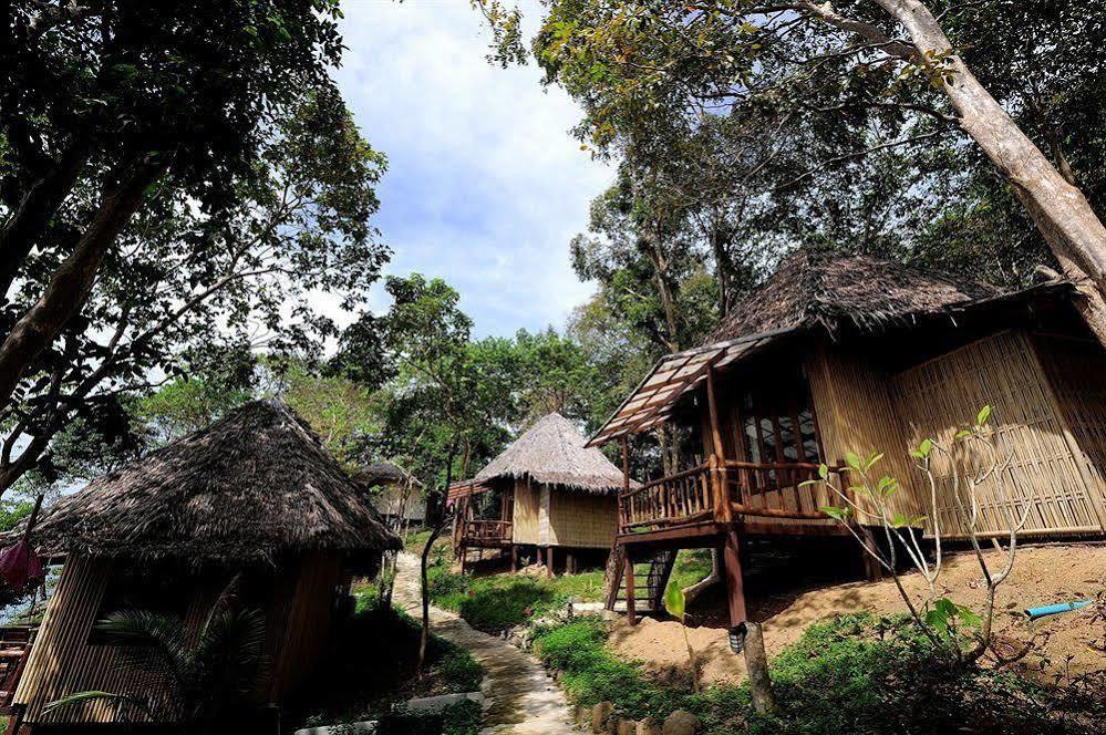 Sunwaree Phi Phi Resort Exterior photo